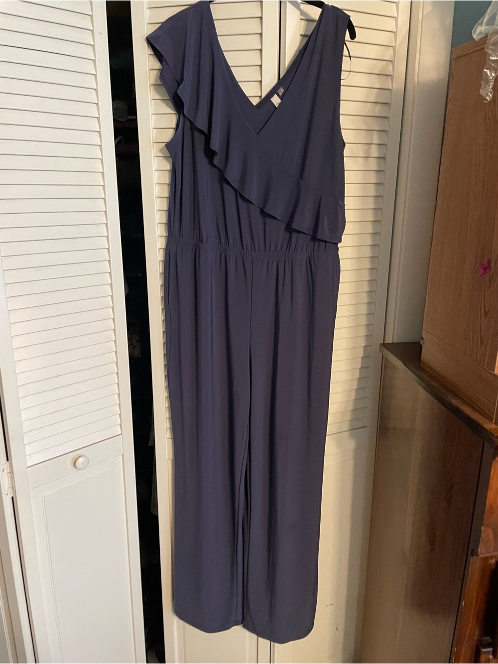 NY Collection Sleeveless V-Neck Jumpsuit in Navy